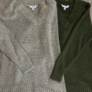 BUNDLE, WOMENS SWEATER TIME & TRU. SZ SMALL EUC